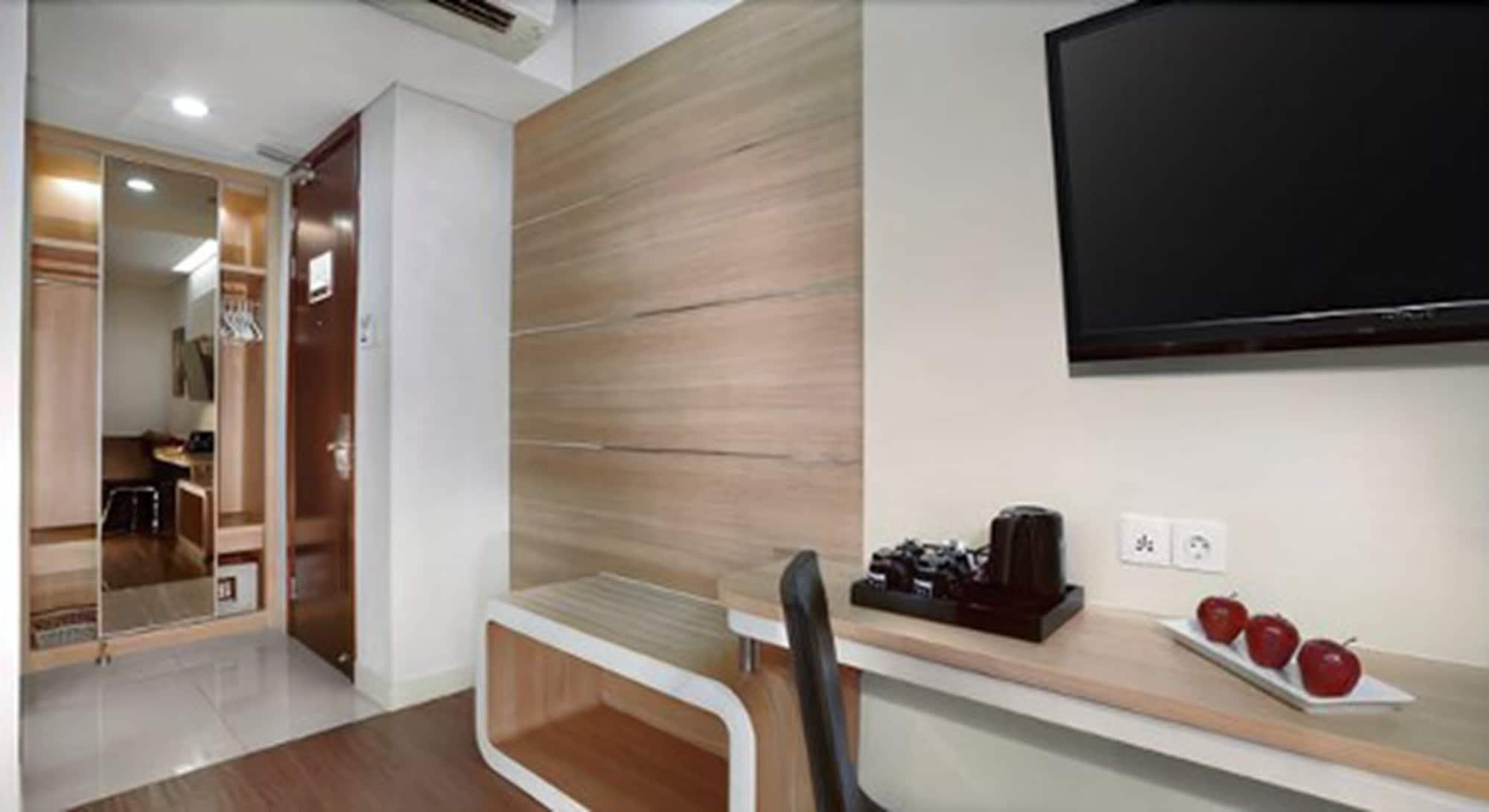 Hotel Neo Gubeng By Aston Surabaya Exterior foto