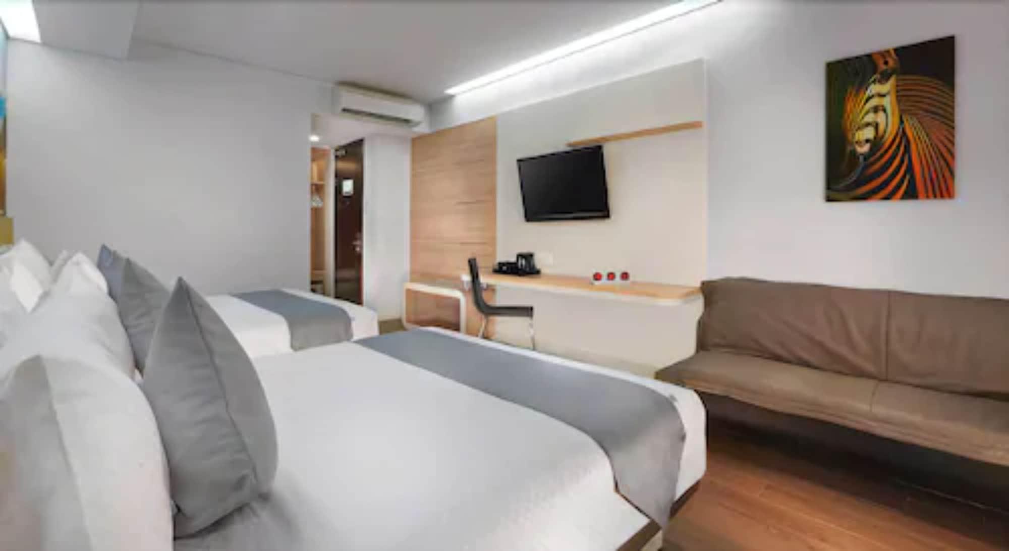 Hotel Neo Gubeng By Aston Surabaya Exterior foto
