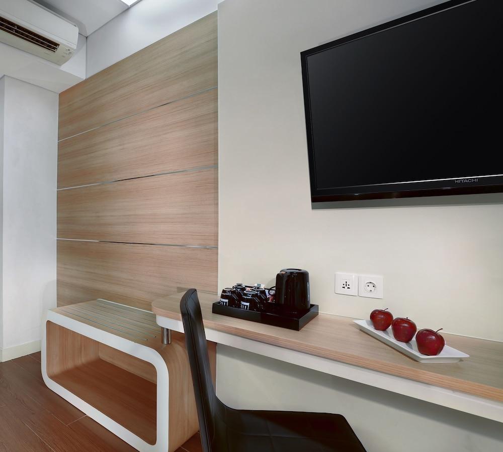 Hotel Neo Gubeng By Aston Surabaya Exterior foto